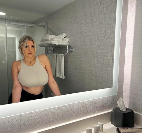 Foto di nudo di fuga di OnlyFans di Anabel Kloe Lamarche
