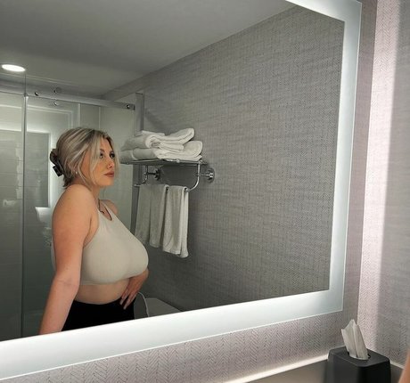 Foto di nudo di fuga di OnlyFans di Anabel Kloe Lamarche