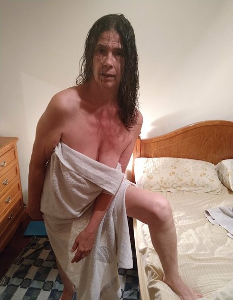 Foto di nudo di fuga di OnlyFans di Aloneruth