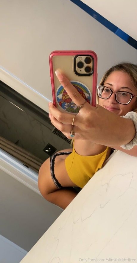 Foto di nudo di fuga di OnlyFans di Slimthickbrifree