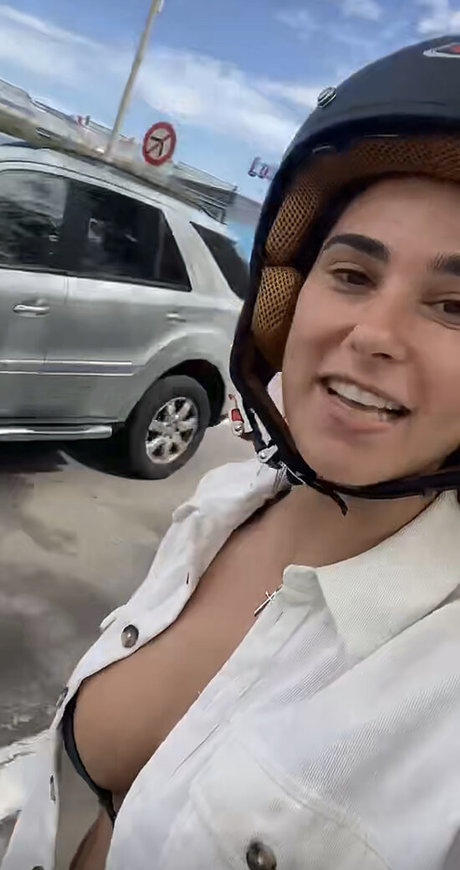 Foto di nudo di fuga di OnlyFans di Laura Petard