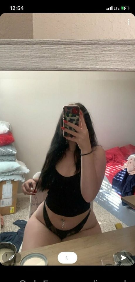 Foto di nudo di fuga di OnlyFans di Izenda