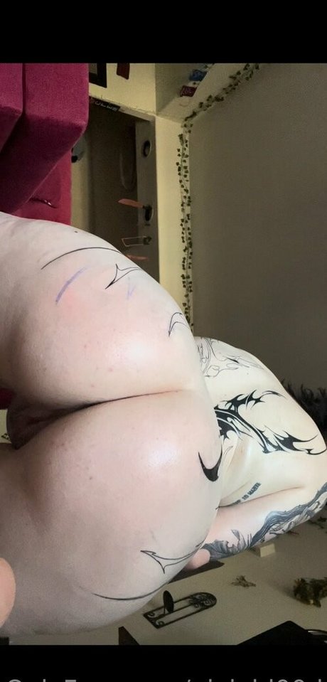 Foto di nudo di fuga di OnlyFans di Pixiebl00d
