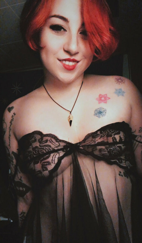 Foto di nudo di fuga di OnlyFans di Babybewitched
