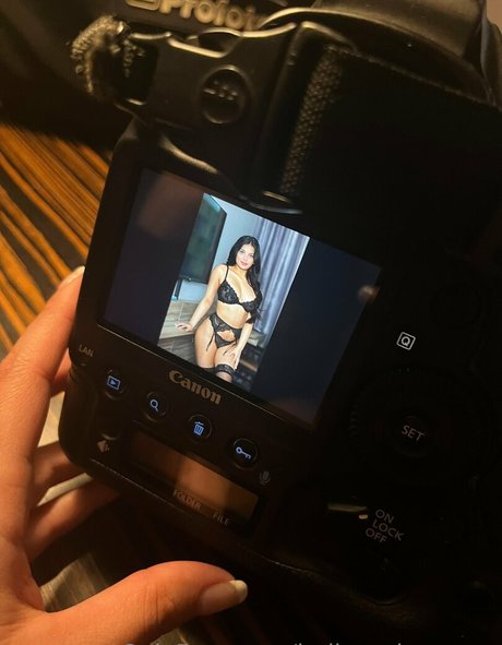Foto di nudo di fuga di OnlyFans di Indianprincessxx
