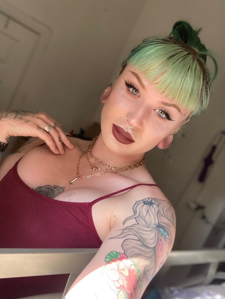 Foto di nudo di fuga di OnlyFans di Back From Th3 D3ad Hey Did It