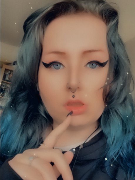 Foto di nudo di fuga di OnlyFans di Blue