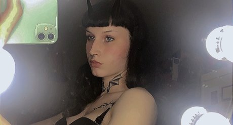 Foto di nudo di fuga di OnlyFans di Nova Kayne