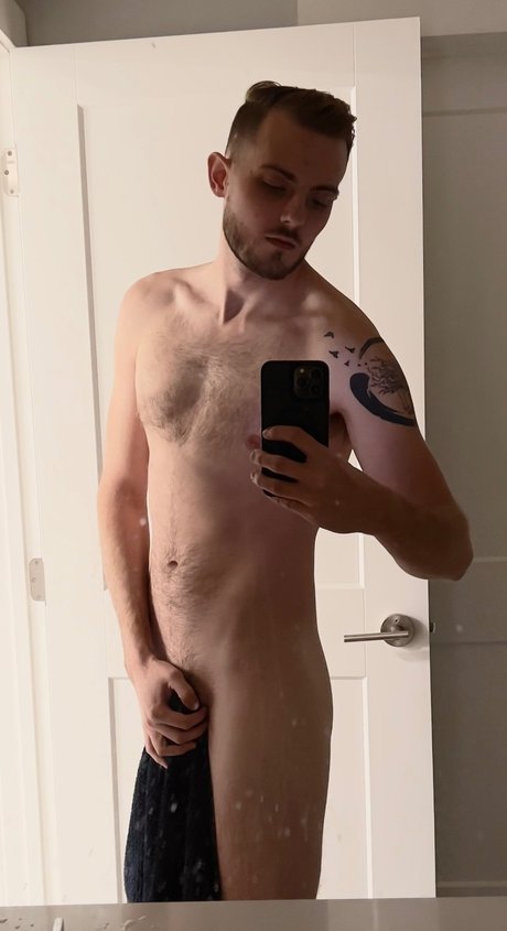 Foto di nudo di fuga di OnlyFans di Notyouraveragegymbro