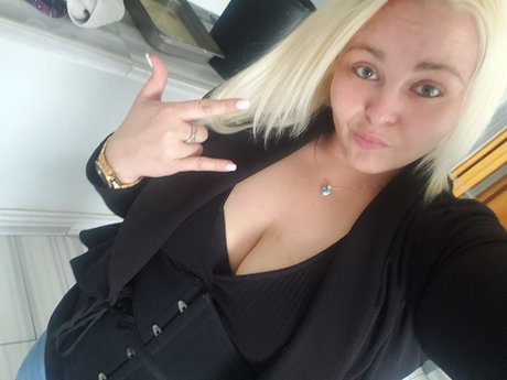 Foto di nudo di fuga di OnlyFans di Amanda Knoxxx