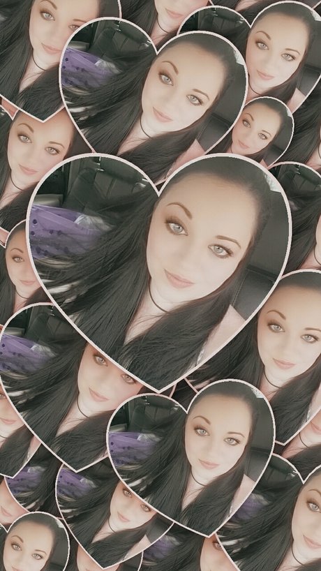 Foto di nudo di fuga di OnlyFans di Athena Lilith