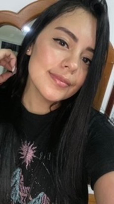 Foto di nudo di fuga di OnlyFans di Alina