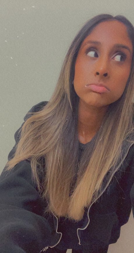 Foto di nudo di fuga di OnlyFans di Kalani