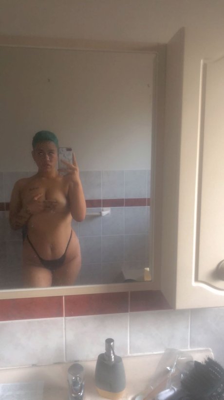 Foto di nudo di fuga di OnlyFans di Brownxxbarbiie