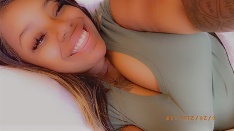 Foto di nudo di fuga di OnlyFans di Asia 