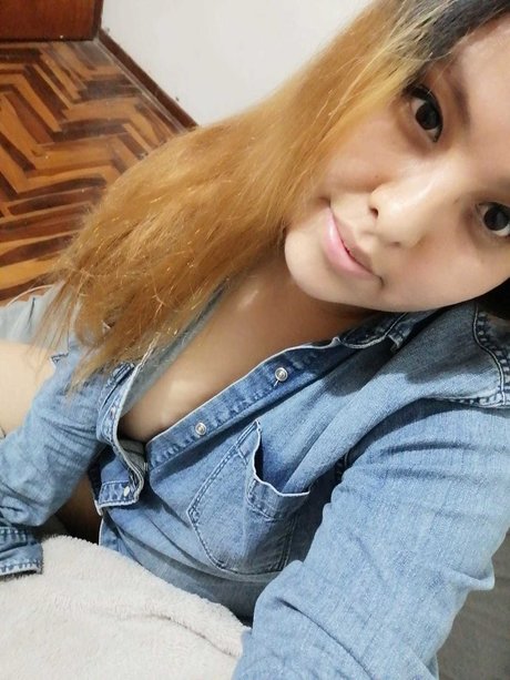 Foto di nudo di fuga di OnlyFans di Alis
