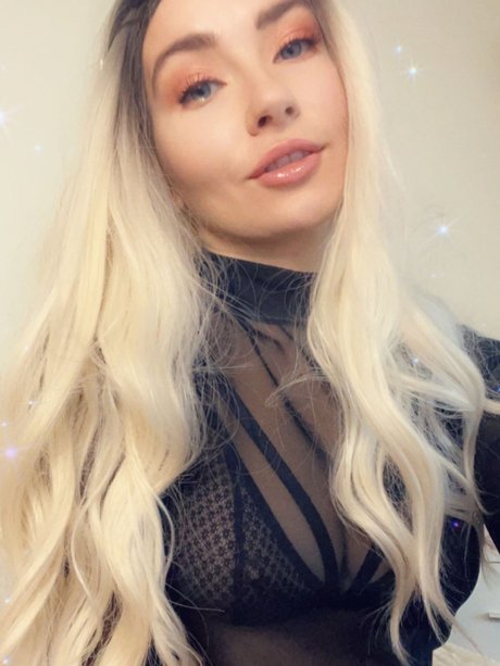 Foto di nudo di fuga di OnlyFans di Notdumbblond
