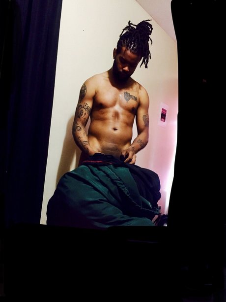 Foto di nudo di fuga di OnlyFans di North Fetti