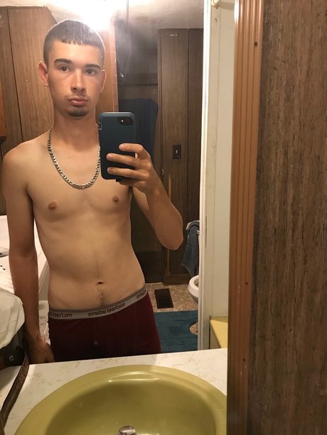 Foto di nudo di fuga di OnlyFans di Arron Norris