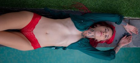 Foto di nudo di fuga di OnlyFans di Nora Redmain