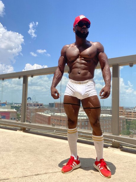 Foto di nudo di fuga di OnlyFans di Nola