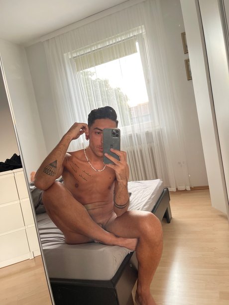 Foto di nudo di fuga di OnlyFans di B