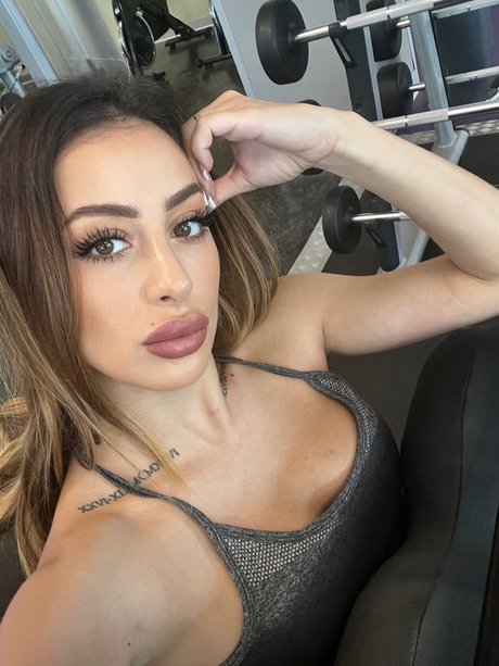 Foto di nudo di fuga di OnlyFans di Superviziata