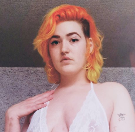 Foto di nudo di fuga di OnlyFans di Ali