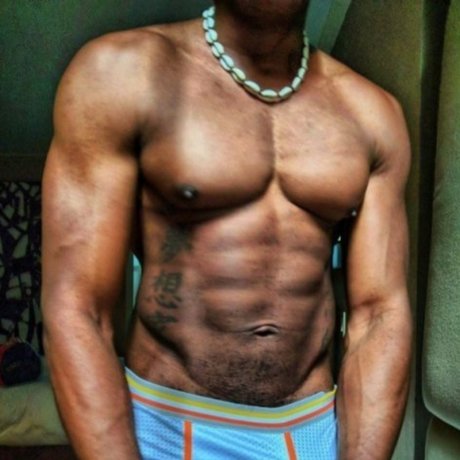 Foto di nudo di fuga di OnlyFans di Dude Kembro