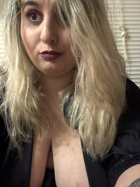 Foto di nudo di fuga di OnlyFans di Ally Rose