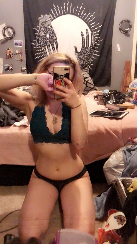 Foto di nudo di fuga di OnlyFans di Aleya Brown