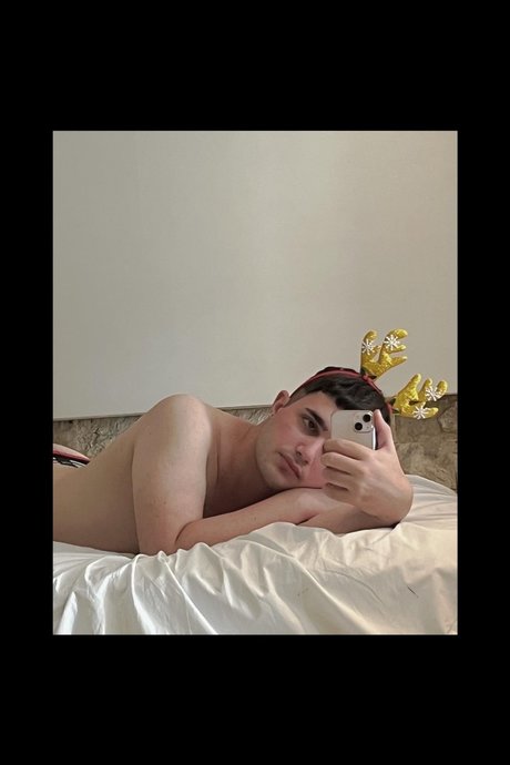 Foto di nudo di fuga di OnlyFans di Alessandro
