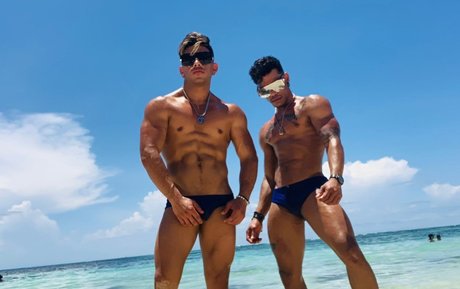 Foto di nudo di fuga di OnlyFans di Alex Leal