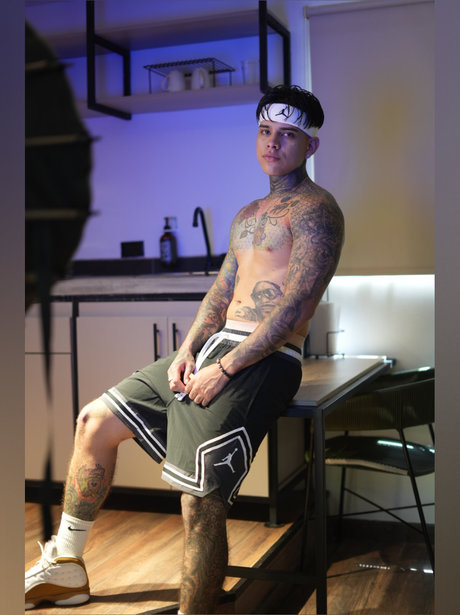 Foto di nudo di fuga di OnlyFans di Angel Lugo 