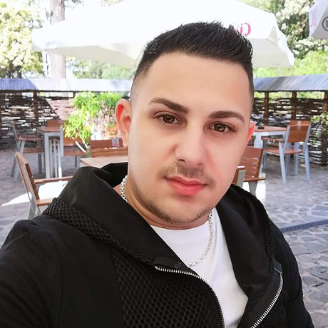 Foto di nudo di fuga di OnlyFans di Adrian Cristian