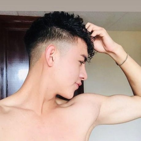 Foto di nudo di fuga di OnlyFans di Alexander