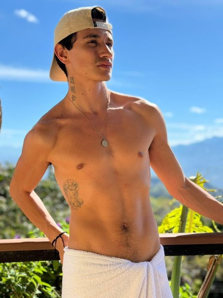 Foto di nudo di fuga di OnlyFans di Andres Hurtado