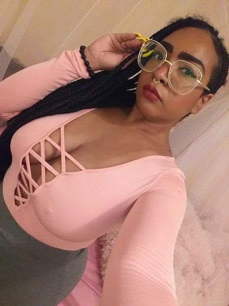 Foto di nudo di fuga di OnlyFans di Zahira