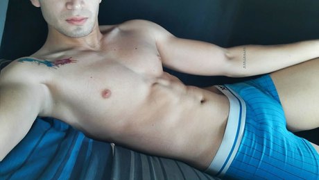 Foto di nudo di fuga di OnlyFans di Alexandervip