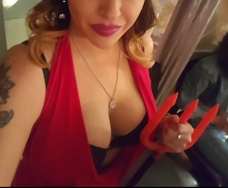 Foto di nudo di fuga di OnlyFans di Adriana Lace