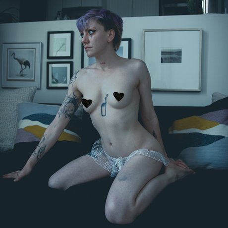 Foto di nudo di fuga di OnlyFans di Anah Rain