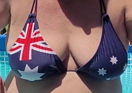 Foto di nudo di fuga di OnlyFans di Nudist Bbw Wife