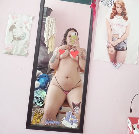 Foto di nudo di fuga di OnlyFans di Alejandra Ximena