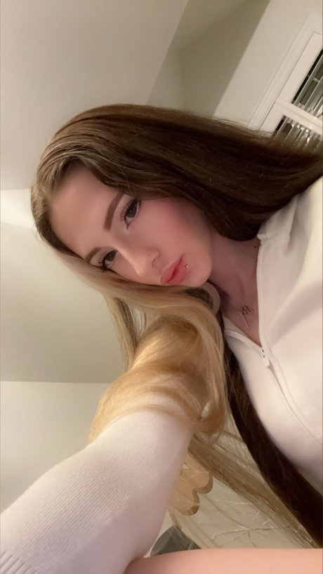 Foto di nudo di fuga di OnlyFans di Alanna Skye