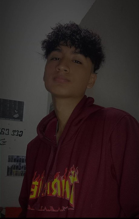 Foto di nudo di fuga di OnlyFans di Stalin Alexander