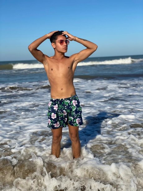 Foto di nudo di fuga di OnlyFans di Agustin