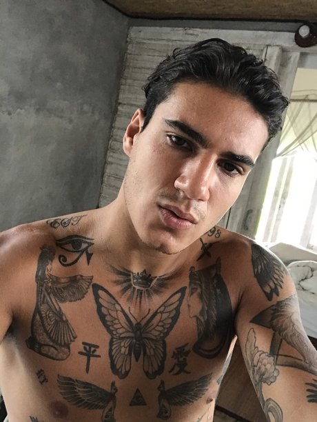 Foto di nudo di fuga di OnlyFans di Alphaboy Alex 