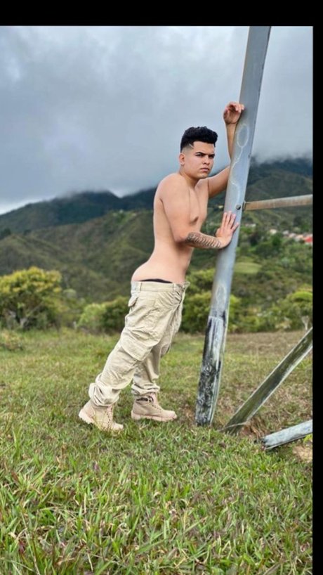 Foto di nudo di fuga di OnlyFans di Alejandro Agudelo