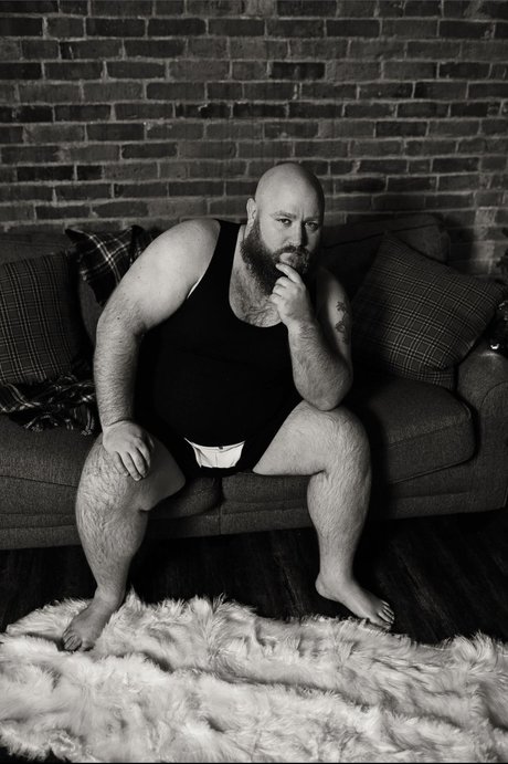 Foto di nudo di fuga di OnlyFans di Adam