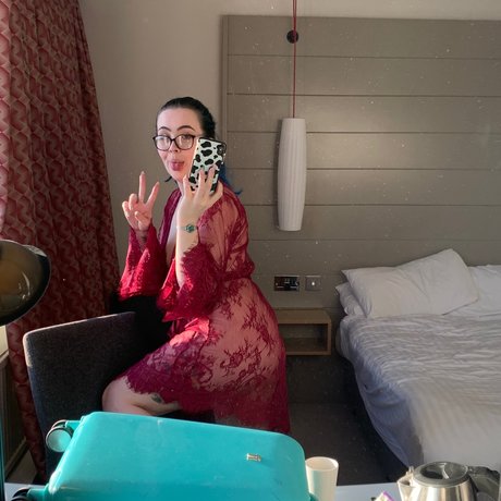 Foto di nudo di fuga di OnlyFans di Lottie Howard